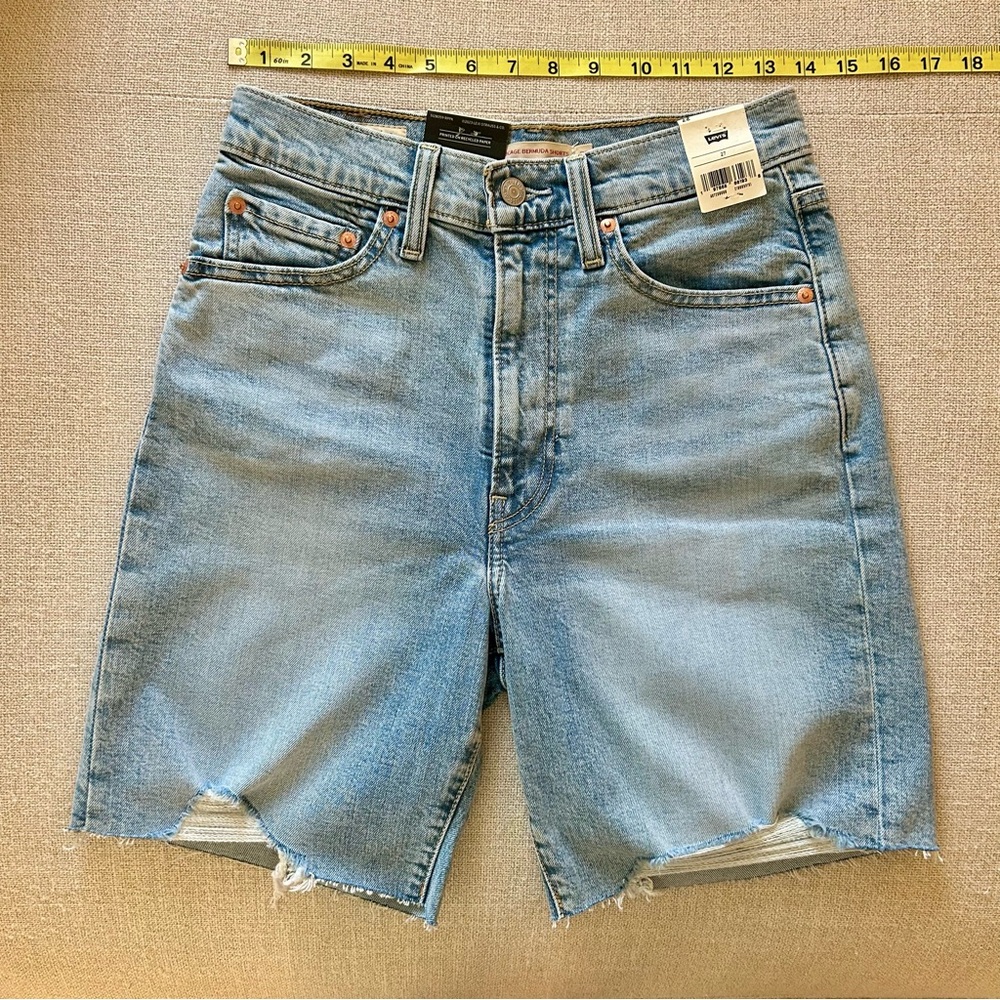 Levi’s 90’s Inspired Retro Ribcage Bermuda Shorts - Distressed - Size 27